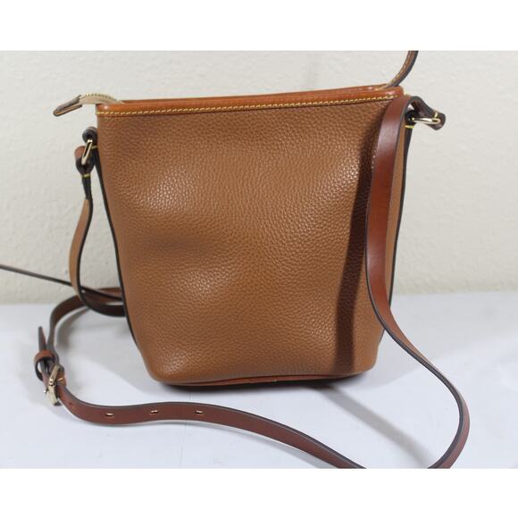 DOONEY BOURKE PEBBLE GRAIN ZIP SAC BAG CARAMEL - Picture 2 of 7